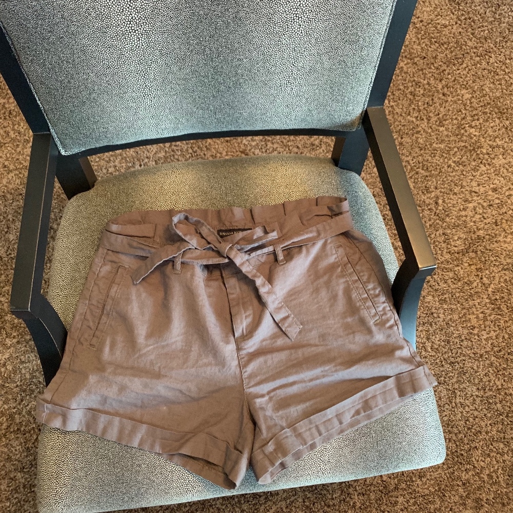 Banana Republic brown tie waist shorts